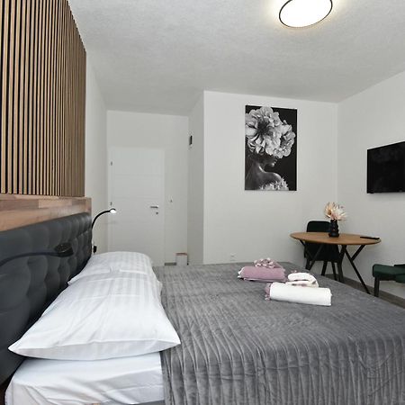 Jeta 2 Studio & Rooms Zara Esterno foto