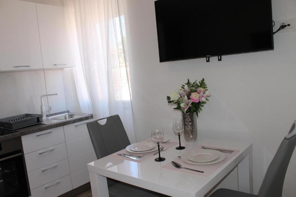 Jeta 2 Studio & Rooms Zara Esterno foto